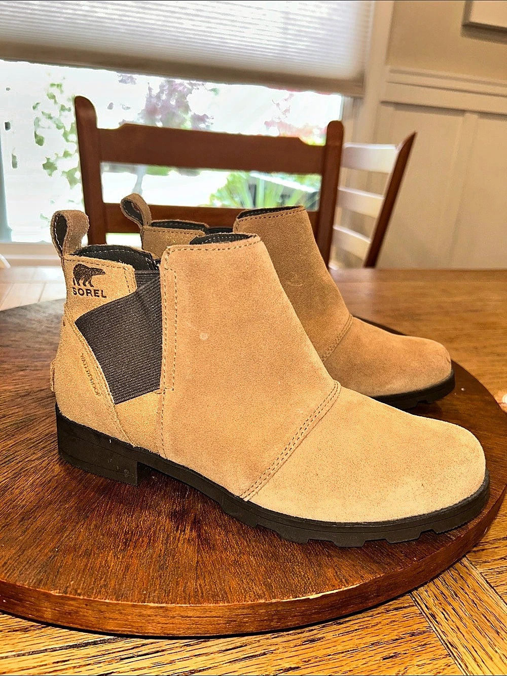 Sorel Emelie Chelsea Boot Suede Ankle Boots in Brown US 5 Like New. Worn once